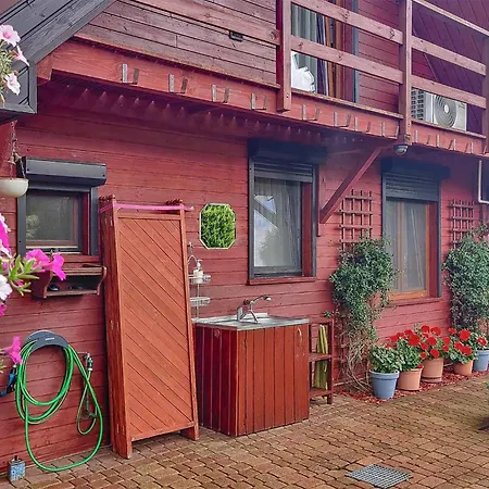 2 Bedroom Beautiful In Casa de Férias Wilcze (Greater Poland)