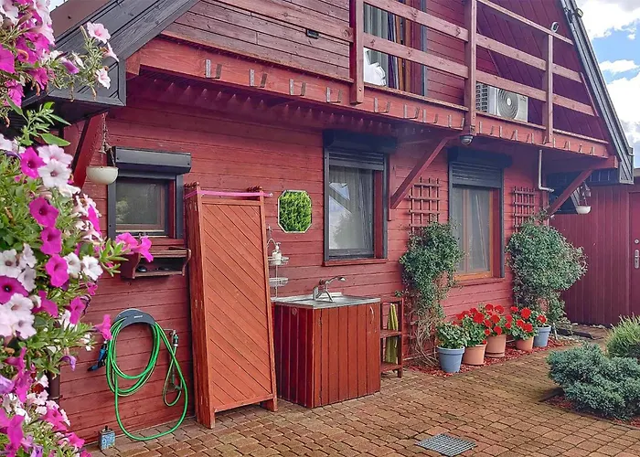 2 Bedroom Amazing In Casa vacanze Wilcze (Greater Poland)
